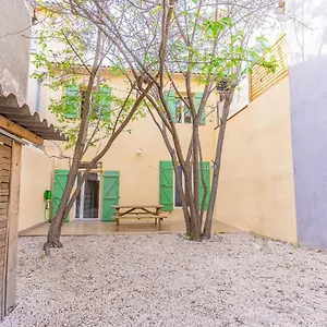 https://ct-mazargues-porte-des-calanques.fr-provencehotel.com