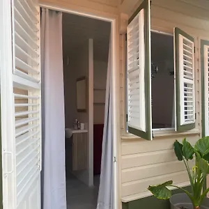 https://herbergement-typique-crole.comcaribbean.com